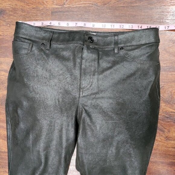 Chico's Ultra Suede Flat Front Tapared Leg Mid Rise Pants Black Women's 1P/ M - Picture 9 of 10